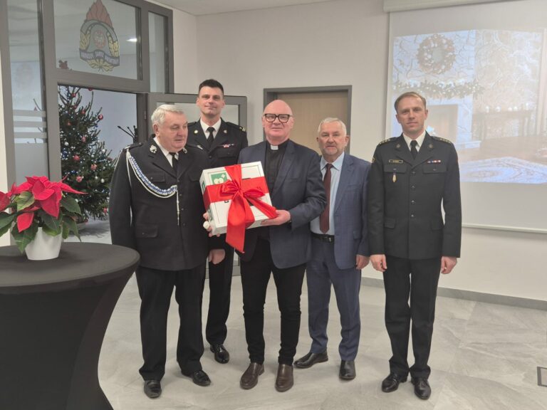 PREZENT, OBY SIĘ NIE PRZYDAŁ