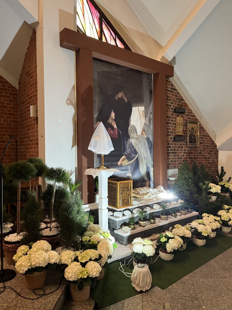 ŻYCZENIA Korzystając z okazji składamy Państwu życzenia zdrowych i wesołych Świąt Zmartwychwstania Pańskiego. Błogosławionych i spokojnych. Pełnych miłości i pokoju.